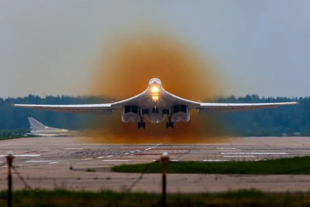 Tu-160M: Το βομβαρδιστικό της Ρωσίας που δεν ρίχνει βόμβες (Εικόνες-Βίντεο)